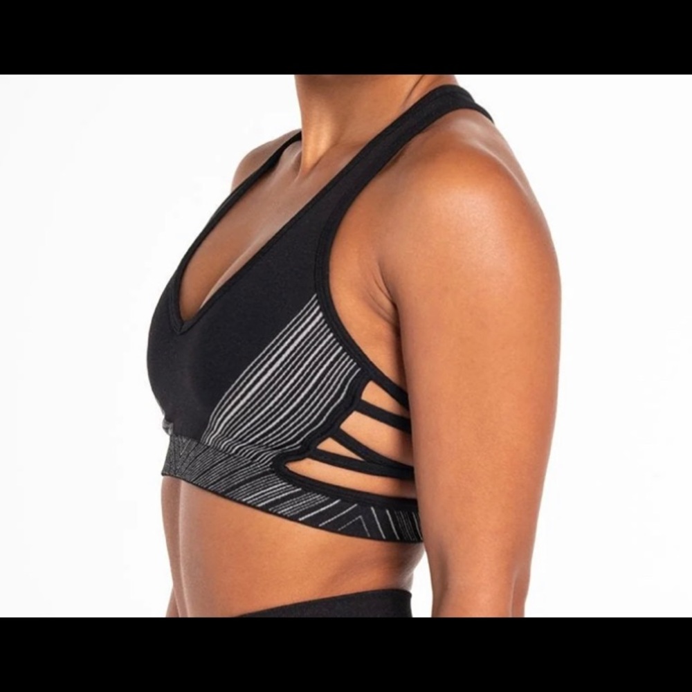 Impulse seamless sports bra